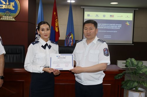 Эмэгтэй мөрдөгчдийг мэргэшүүлэх сургалт зохион байгууллаа